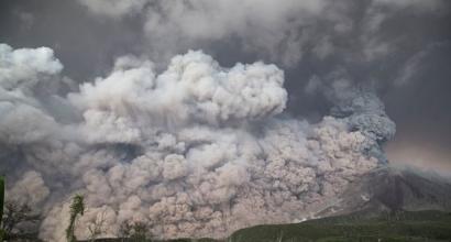 Vulkanai Indonezijoje Kodėl Indonezijoje yra daug aktyvių ugnikalnių