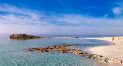 Курорти Кіпру з білим піском