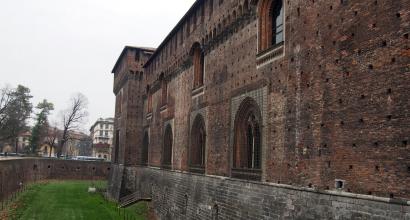 Milánsky kremeľ - pevnosť hradu sforza milan taliansko