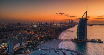 Výlet do SAE: čo potrebujete vedieť Cestujte do Arabských emirátov