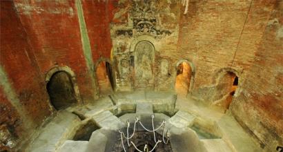 Underground tour in Bologna