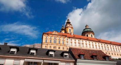 Údolie Wachau ako možnosť celodenného výletu z Viedne Wachau: Stredovek a moderná história