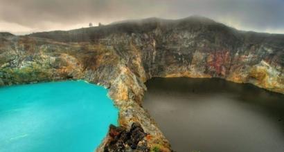 Кольорові озера вулкана келімуту Індонезія озеро сліз та смерті